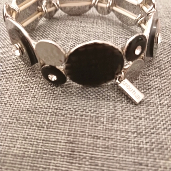 Abstract Stretchy Bracelet Silvertone and Mother of Pearl - Pre-loved (6.5") - Picture 3 of 3